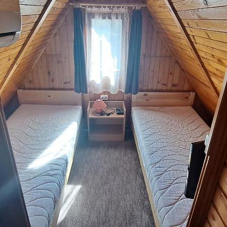 Kéri Apartman Mosonmagyaróvár Exterior foto