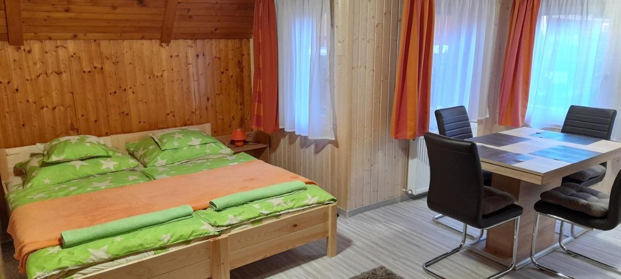Kéri Apartman Mosonmagyaróvár Exterior foto