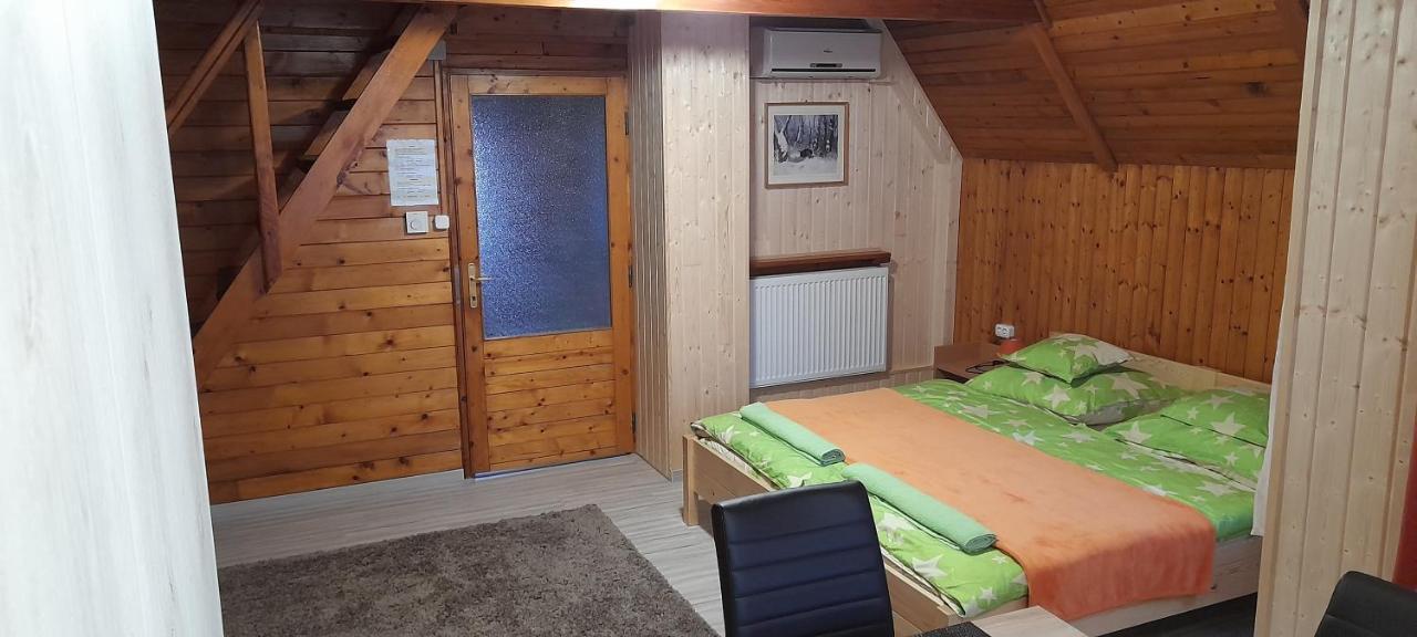 Kéri Apartman Mosonmagyaróvár Exterior foto