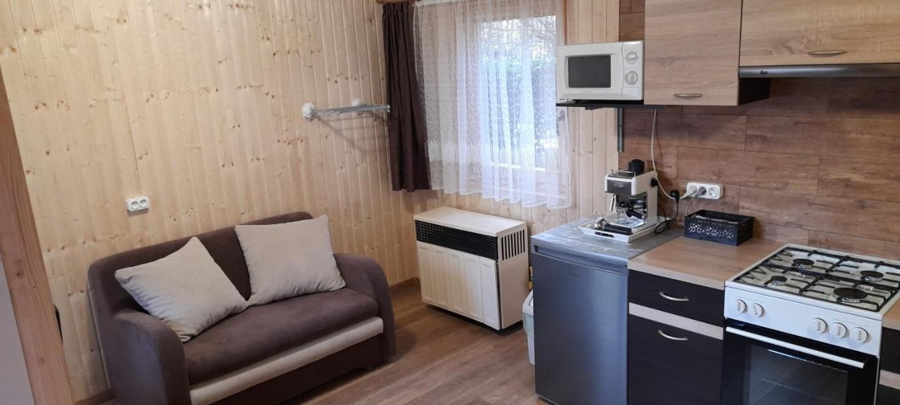 Kéri Apartman Mosonmagyaróvár Exterior foto