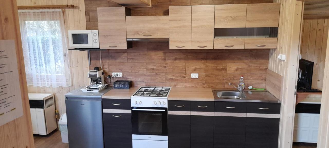Kéri Apartman Mosonmagyaróvár Exterior foto