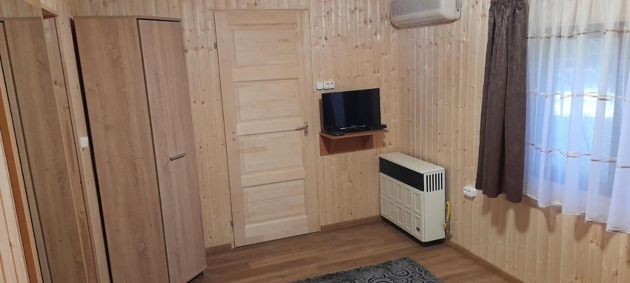 Kéri Apartman Mosonmagyaróvár Exterior foto