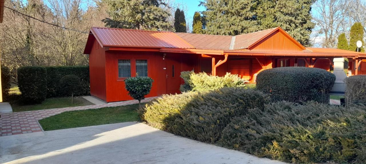 Kéri Apartman Mosonmagyaróvár Exterior foto