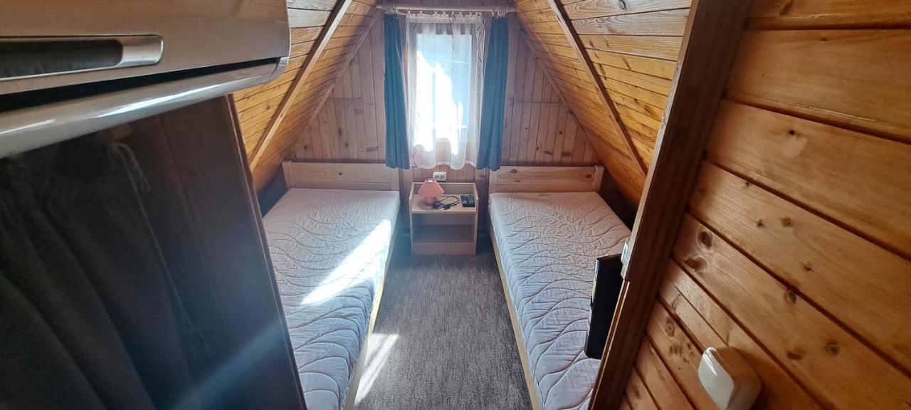 Kéri Apartman Mosonmagyaróvár Exterior foto