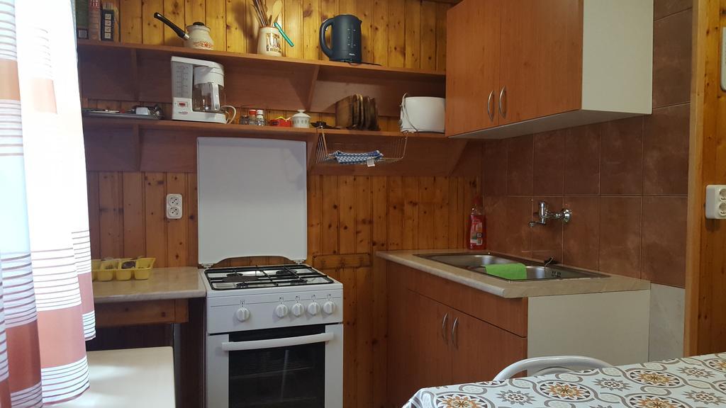 Kéri Apartman Mosonmagyaróvár Exterior foto