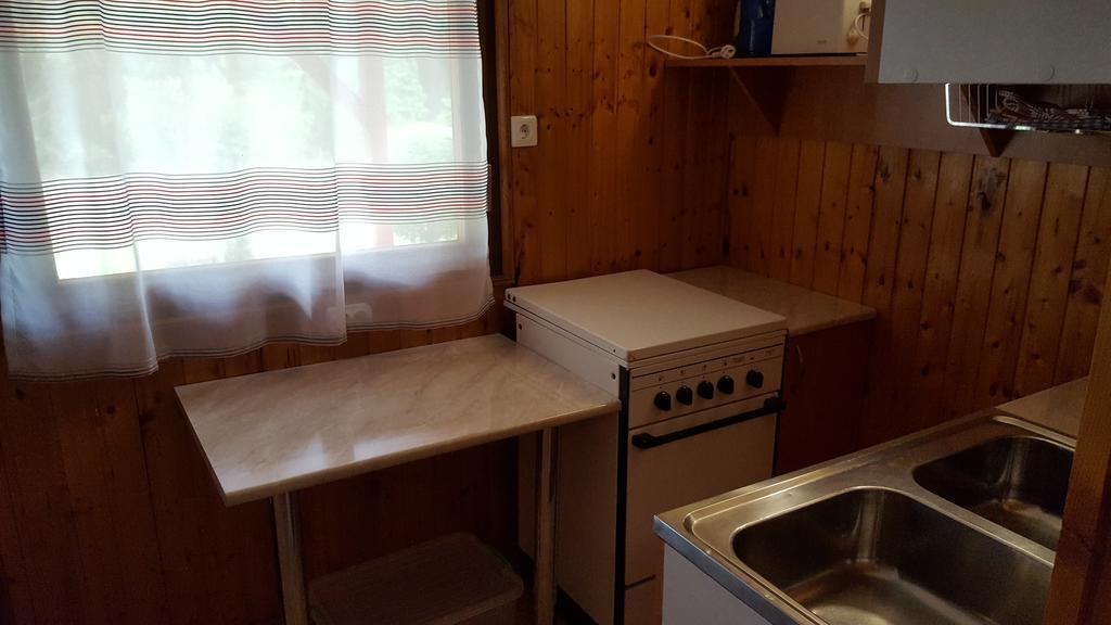 Kéri Apartman Mosonmagyaróvár Exterior foto