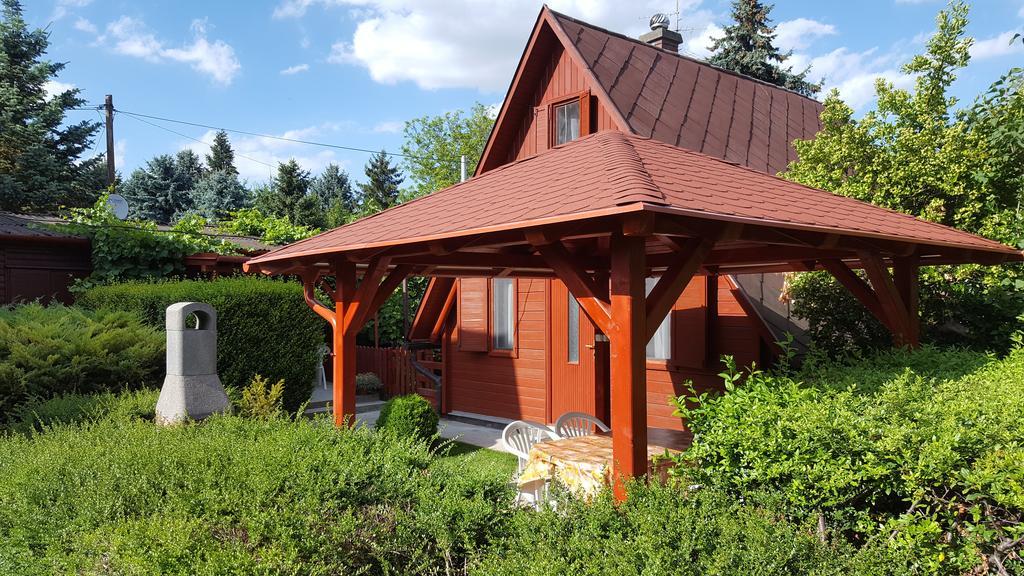 Kéri Apartman Mosonmagyaróvár Exterior foto