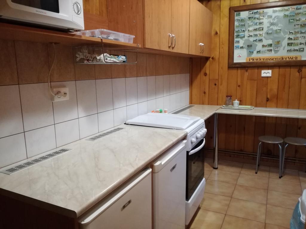 Kéri Apartman Mosonmagyaróvár Exterior foto