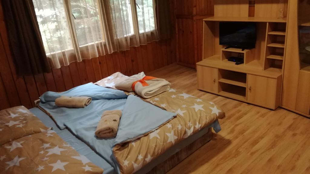 Kéri Apartman Mosonmagyaróvár Exterior foto