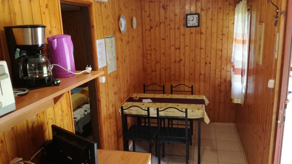 Kéri Apartman Mosonmagyaróvár Exterior foto