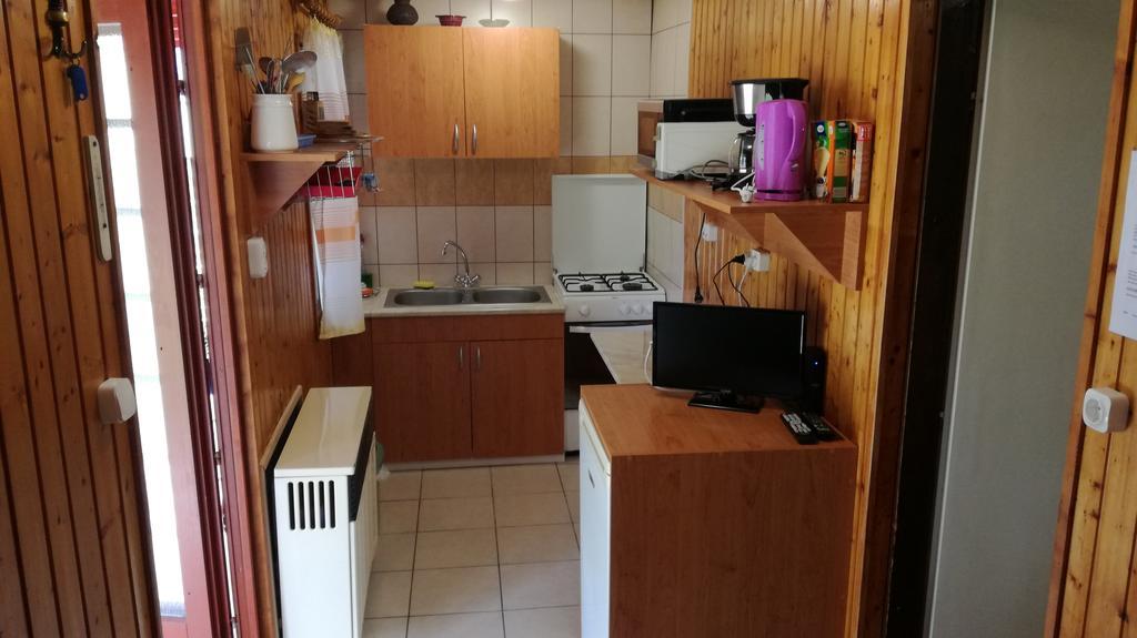 Kéri Apartman Mosonmagyaróvár Exterior foto