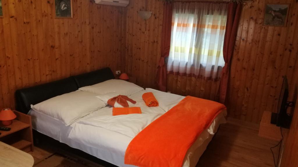 Kéri Apartman Mosonmagyaróvár Exterior foto
