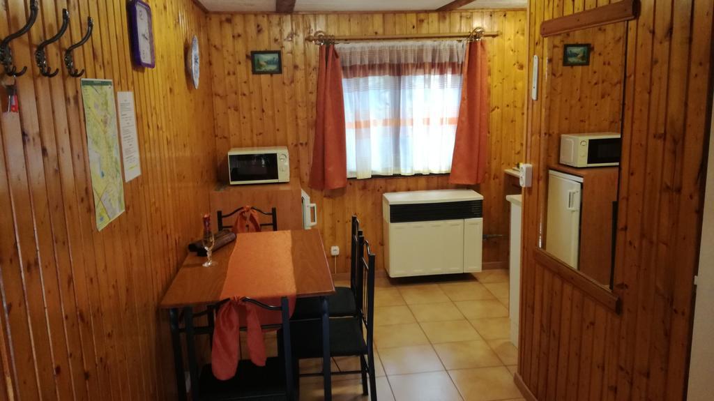 Kéri Apartman Mosonmagyaróvár Exterior foto