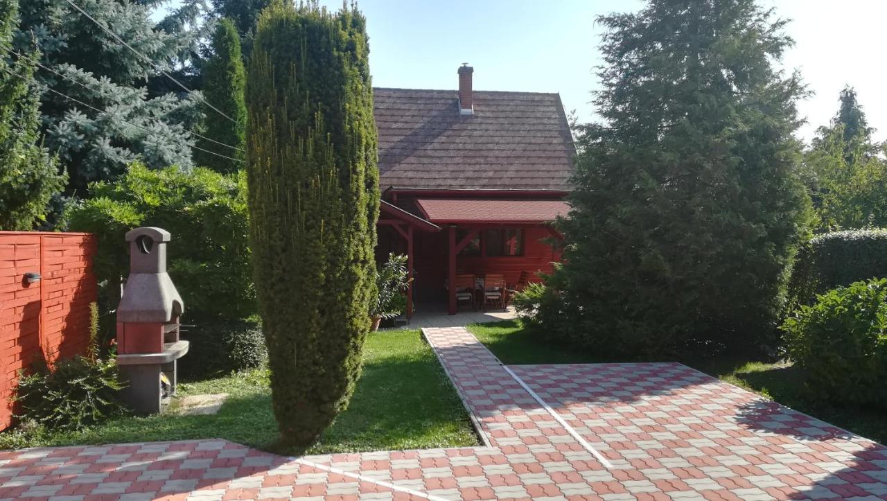 Kéri Apartman Mosonmagyaróvár Exterior foto