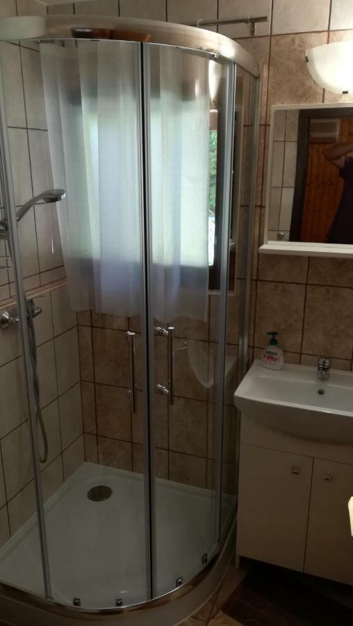 Kéri Apartman Mosonmagyaróvár Exterior foto